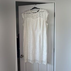 Pre-Owned White SHEIN MIUSOL Floral Full Lace Scallop Trim Dress